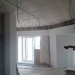 Brandschutz-Trockenbau in einem Hochbunker in Ludwigshafen - F90-Decke fertig - Sichtdecke wird montiert