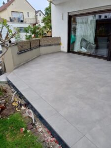 Sanierung einer Terrasse und Verlegung von Bodenfliesen in Mannheim - Rechtsansicht