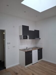 umnutzung_tanzschule_duschraum_kueche_nachher