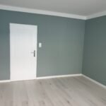Helles Laminat in Eichenoptik nach Komplettsanierung – Ihr Fachbetrieb Bodenleger Mannheim