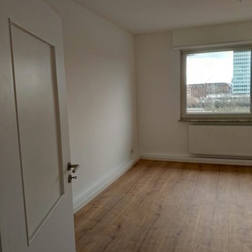 Großformat-Laminatboden in Mannheimer Objekt verlegt – Ihr zuverlässiger Bodenleger Mannheim